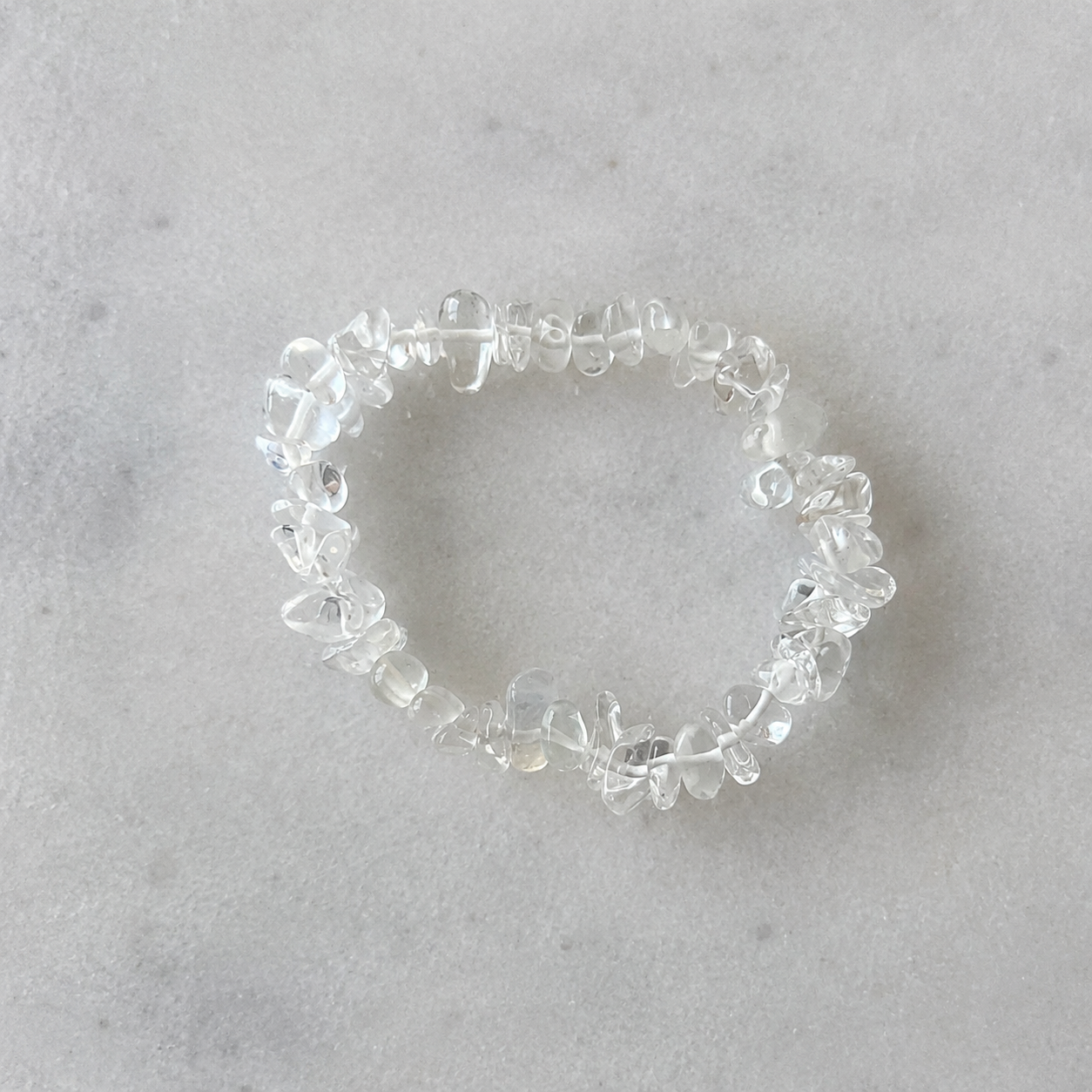 Pulseira de Quartzo Cristal Natural (Chips) – Clareza e Harmonia