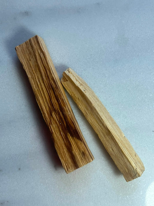 🌿 Palo Santo Natural – 2 Paus | Limpeza Energética